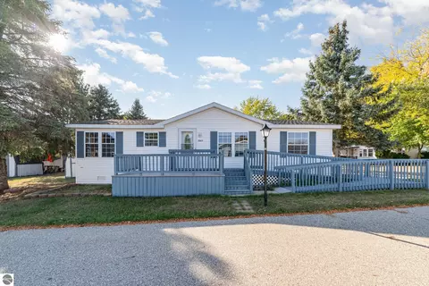 7385 Plaid St, Alma, MI 48801