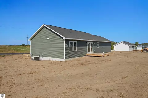 4446 Edwin Blvd, Grawn, MI 49637 photo 4