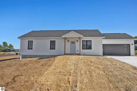 4468 Edwin Blvd, Grawn, MI 49637