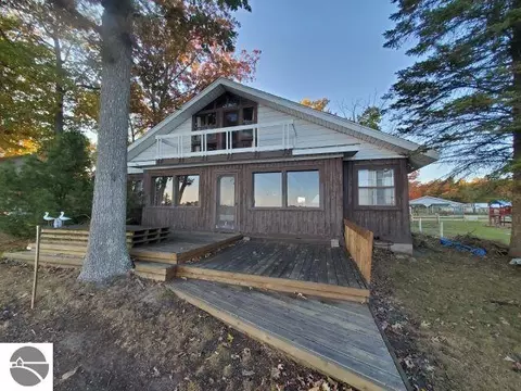 3700 Forest Dr, Lupton, MI 48635