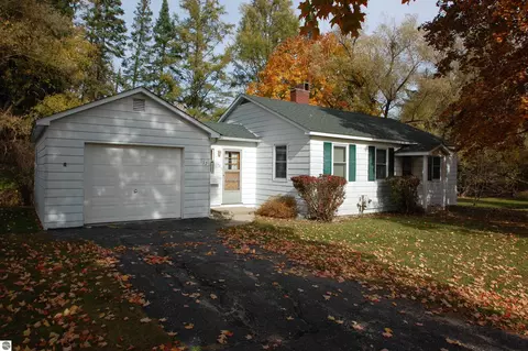 137 Fremont St, West Branch, MI 48661
