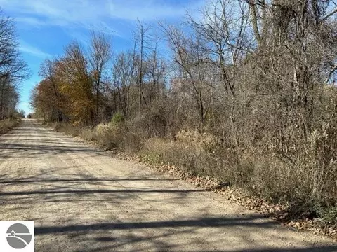 7577 E Beal City Rd, Mount Pleasant, MI 48858