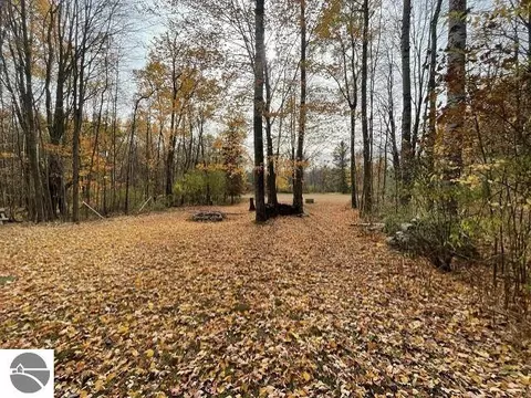 3262 Deerfield Ln, Lupton, MI 48635 photo 4