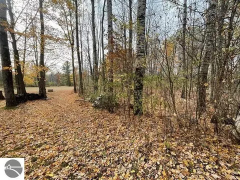 3262 Deerfield Ln, Lupton, MI 48635 photo 3