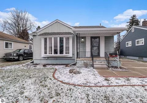 29564 Sheridan St, Garden City, MI 48135
