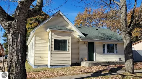501 Ionia St, Grayling, MI 49738