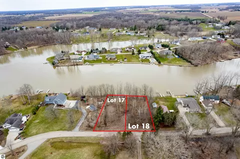 17 18 Highland Dr, Perrinton, MI 48871