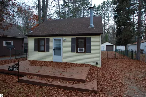 2219 Buhlman Dr, West Branch, MI 48661