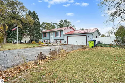 4459 Vance Rd, Traverse City, MI 49685