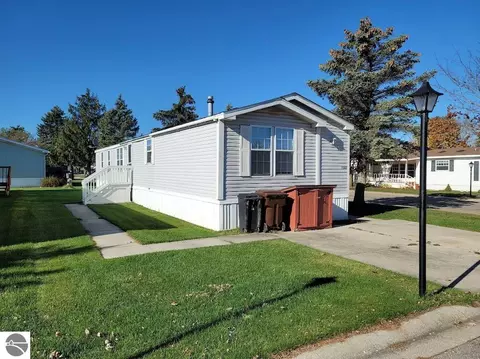7343 Highlander Cir, Alma, MI 48801