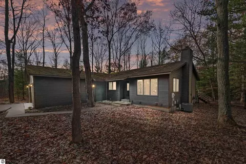 1261 N Hobbs Hwy, Traverse City, MI 49696
