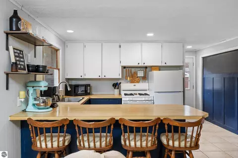 335 Red Tailed Hawk Loop, Grayling, MI 49738 photo 9