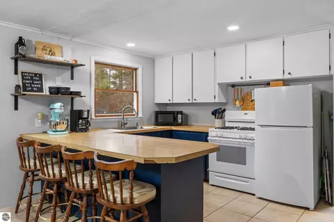 335 Red Tailed Hawk Loop, Grayling, MI 49738 photo 8