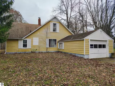 507 W Deer St W Deer Ave, Gladwin, MI 48624