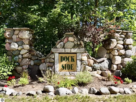 2215 Driftwood Ln, Kalkaska, MI 49646