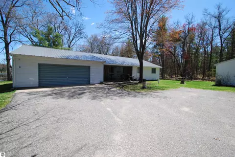 4207 Grass Lake Rd, West Branch, MI 48661