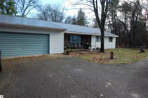 4207 Grass Lake Rd, West Branch, MI 48661