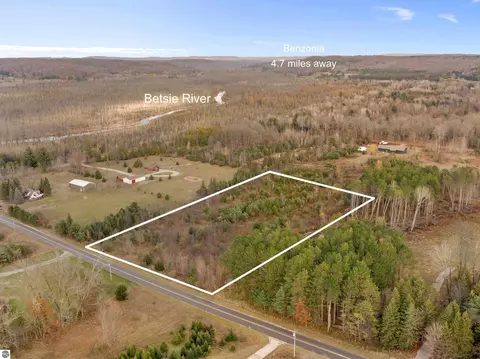00 Banktson Rd, Frankfort, MI 49635