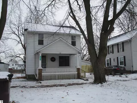 218 N Delaware St, Saint Louis, MI 48880