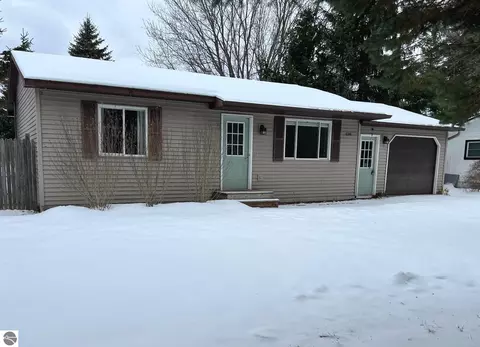 6396 N Reynolds Rd, Lake Ann, MI 49650