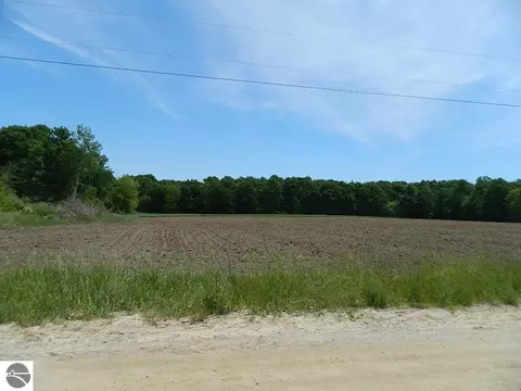 5877 Cutler Rd, Edmore, MI 48829 photo 3