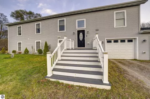 2690 N Four Mile Rd, Traverse City, MI 49686