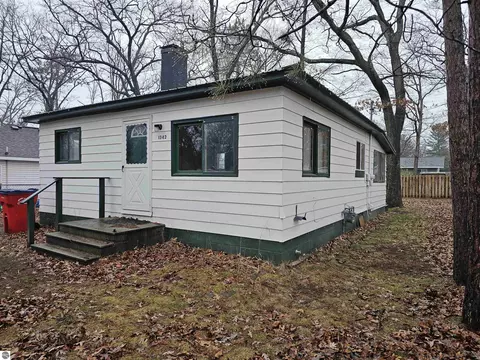 1342 N Sand Lake Rd, National City, MI 48748