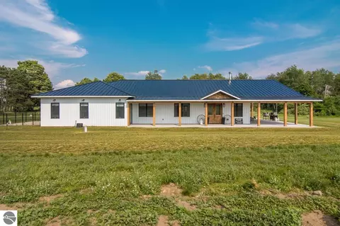 9501 Chief Rd, Bear Lake, MI 49614