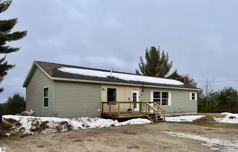 143 E County Line Rd, Mancelona, MI 49659