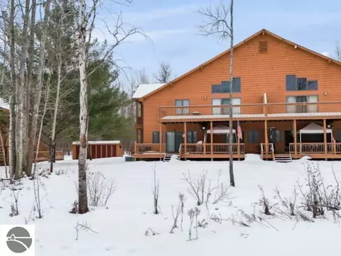 2050 W Schuss Mountain Dr #304, Bellaire, MI 49615