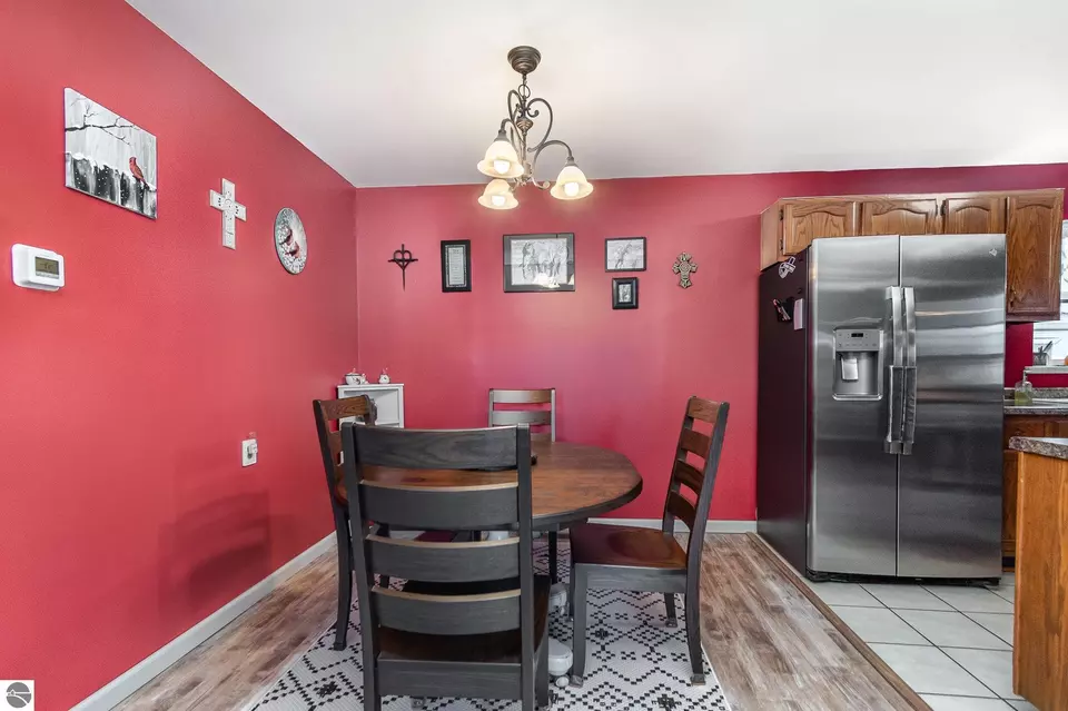  582 Cedardale Dr, Rose City, MI 48654 photo 9