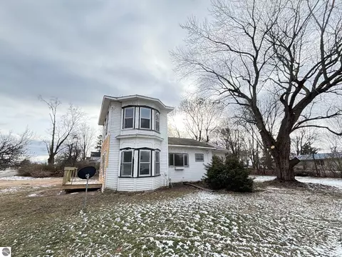 8136 Washington St, Winn, MI 48896