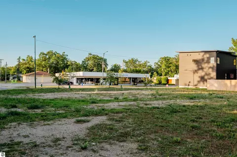 1018 Eighth St, Traverse City, MI 49686