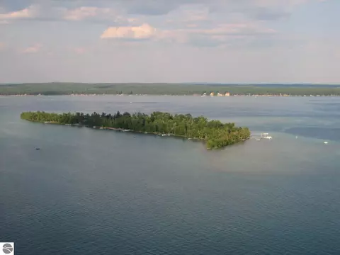 31 Treasure Is, Roscommon, MI 48653 photo 7