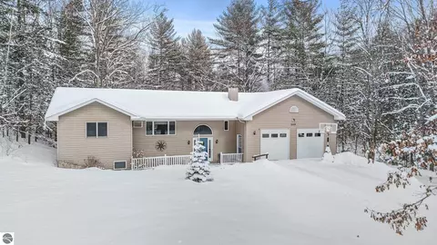 1669 Melody Ln, Interlochen, MI 49643