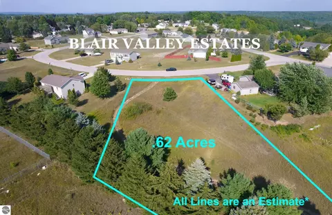 3828 Fieldcrest Ln, Traverse City, MI 49685