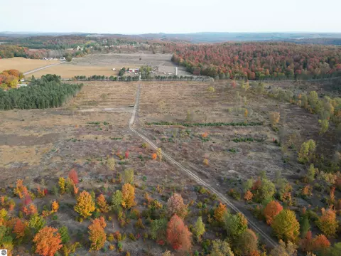 A2 E Kasson Road, Maple City, MI 49664 photo 10