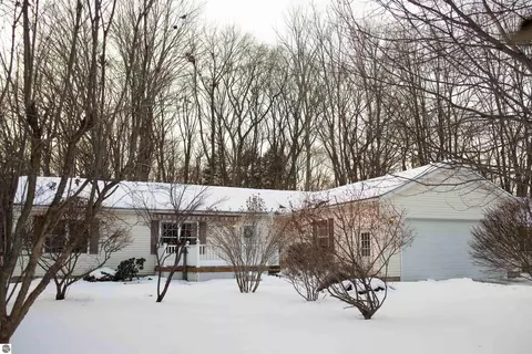 7018 Meadow Brooke Ln, Kewadin, MI 49648