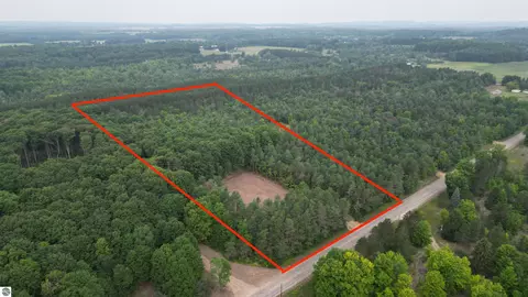 004 S Bright Rd, Maple City, MI 49664