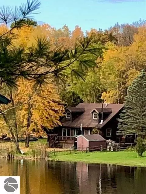 7176 Windoga Lake Dr, Weidman, MI 48893