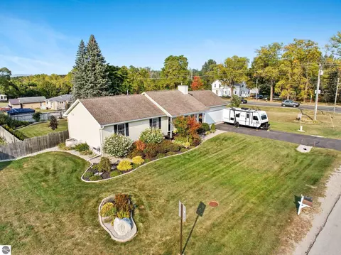 981 Napolean Way, Traverse City, MI 49696