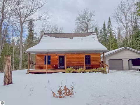 2124 S Roscommon Rd, Prudenville, MI 48651