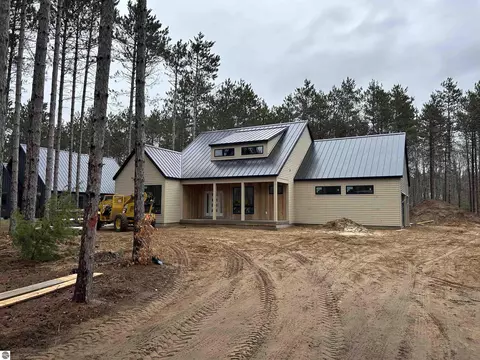 1890 Cascade Trl, Traverse City, MI 49685