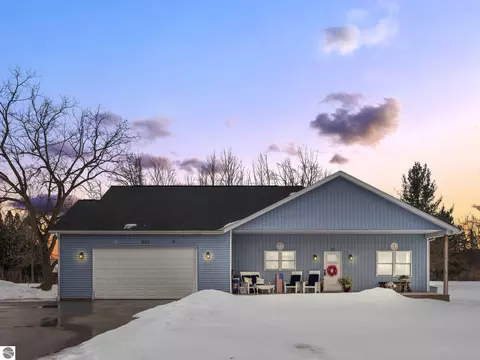 212 E Kalkaska St, Lake City, MI 49651