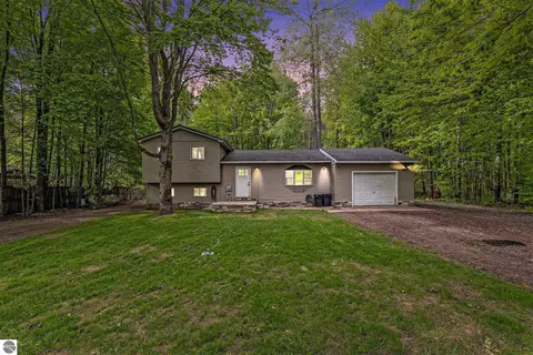 4891 Fell Dr, Marion, MI 49665