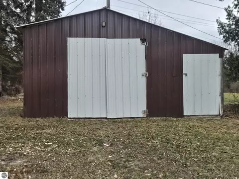 8050 W Gerardin St, Lake, MI 48632