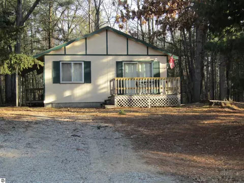 1821 Onondaga Trl, West Branch, MI 48661