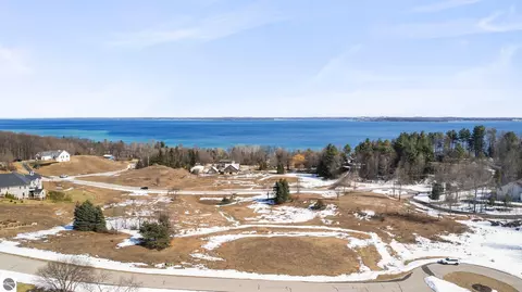 13 S Rolling Hills Dr, Traverse City, MI 49684