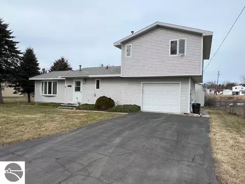 516 W Michigan Ave, Oscoda, MI 48750