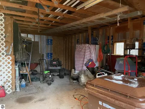 320 N 2nd St, Edmore, MI 48829 photo 6